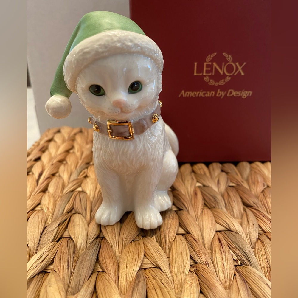 Lenox “Santa’s Kitty Elf” Porcelain American by Design 4 1/8” Figurine. Retired
